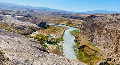 Diyadin'in saklı cenneti, eşsiz güzellikleriyle ziyaretçilerini bekliyor