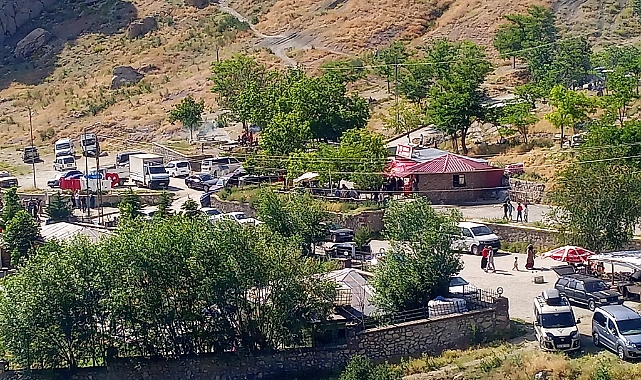 Dokuz Günlük Bayram Tatilinde Tarihi İshak Paşa Sarayı Ziyaretçi Akınına Uğradı!