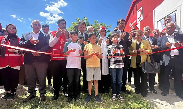 Erciş'te Kızılay Sosyal Destek Merkezi açıldı