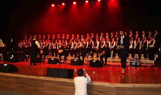 Erzincan'da Kardeşlik Korosu Sahne Aldı