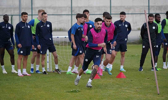 Erzurum Çaykur Rizespor'u yeni sezon hazırlıkları için misafir etmeye devam ediyor