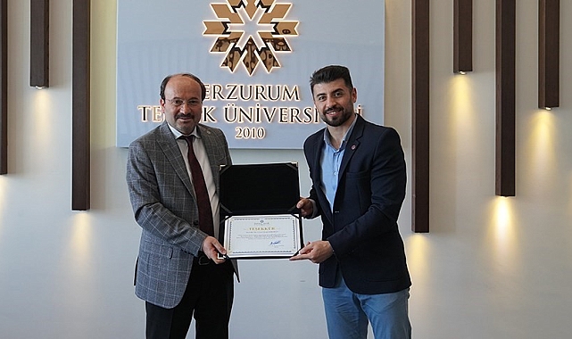 Erzurum 'da dereceye giren sporlculara Rektör Çakmak'tan teşekkür belgesi