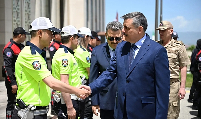 Erzurum Valisi Mustafa Çiftçi sürücüleri uradı
