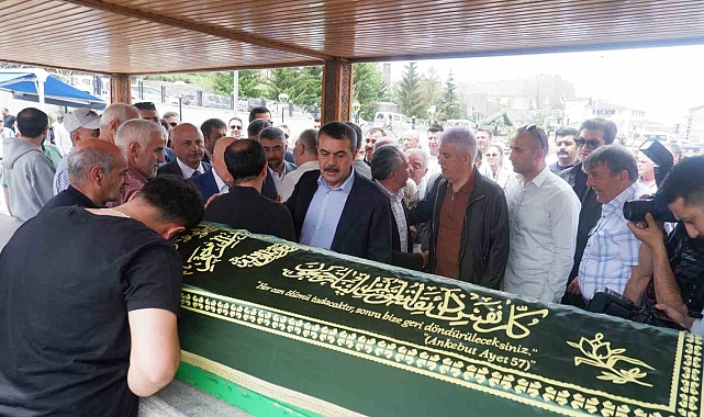 Erzurum'da emekli öğretmenin cenaze törenine katıldı Milli Eğitim Bakanı Tekin