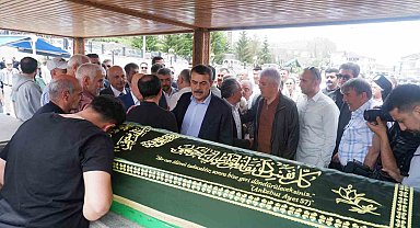 Erzurum'da emekli öğretmenin cenaze törenine katıldı Milli Eğitim Bakanı Tekin