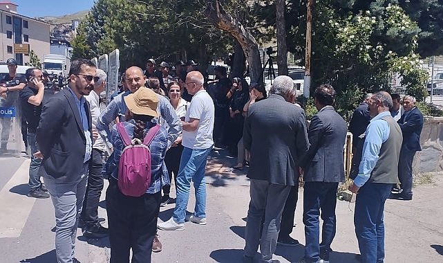 Hakkari Belediye Başkanı Akış'ın duruşması başladı