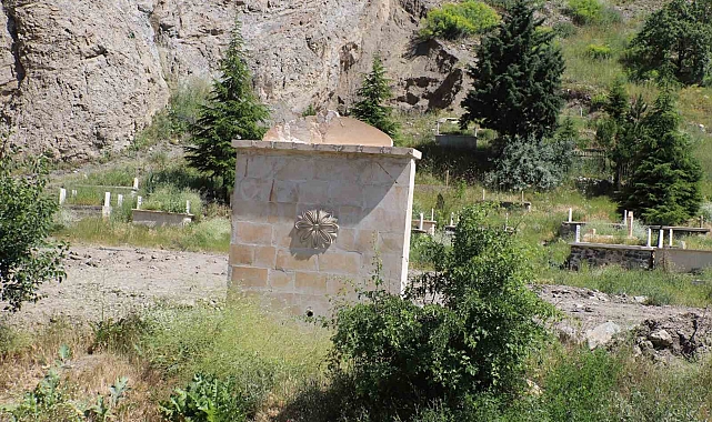 Hakkari Belediye'sinden mezarlıklara çeşme hizmeti