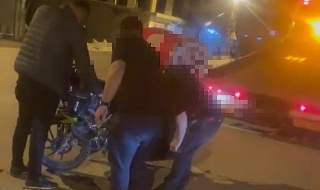 Hakkari'de otomobille çarpışan motosikletli kurye yaralandı