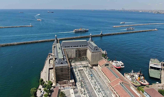 Haydarpaşa Garı’nı saran örtü kaldırıldı