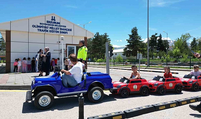 Hem öğreniyor hem de eğleniyorlar