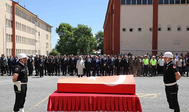 İsmail Erdem Aksoy Polis memuru için Ağrı'da cenaze töreni düzenlendi