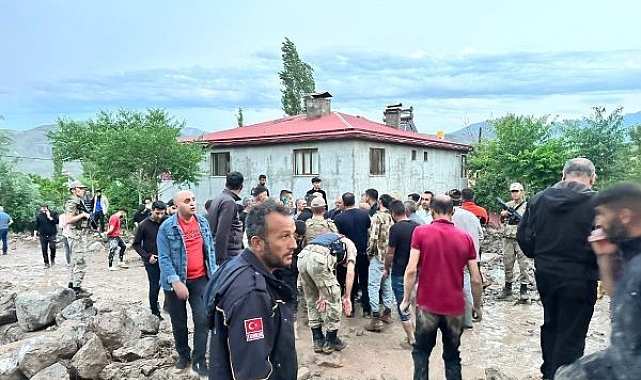 Kars Kağızman'da sel 10 ahırı yıktı, 20 eve su doldu