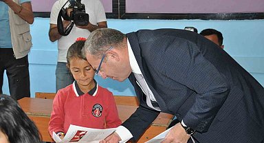 Kars'ta kaç öğrenci karne aldı?