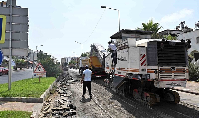 Lara Caddesi’ne sıfır asfalt