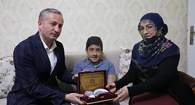 LGS'ye girecek özel öğrencilere, sınav öncesi Ağrı İl Milli Eğitim Müdürü Kökrek'ten moral ziyareti