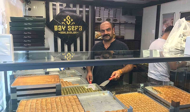 Malatya'da geçici konteyner çarşılarda bayram alış verişi