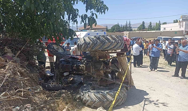 Malatya'nın Darende ilçesinde devrilen traktörün sürücüsü kurtarılamadı