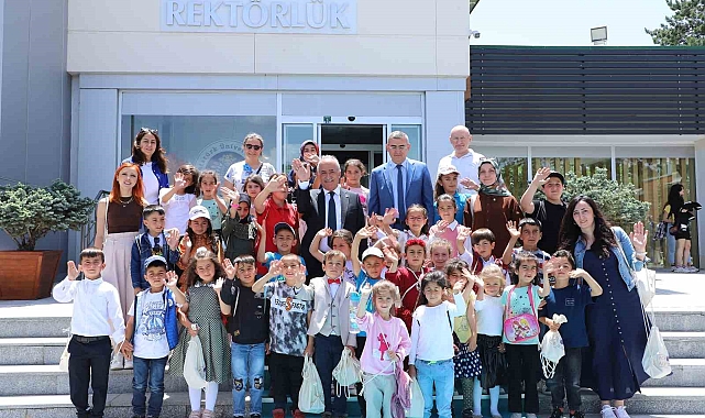 Miniklerden Atatürk üniversitesine anlamlı ziyaret
