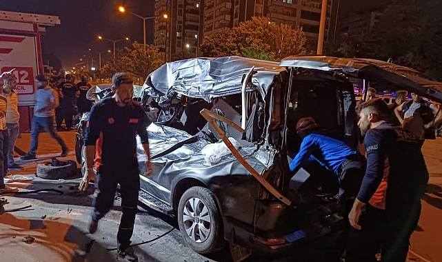 Muş'ta otomobil ile hafif ticari araç çarpıştı: Bilanço 2 ölü, 3 yaralı