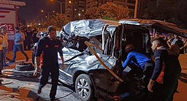 Muş'ta otomobil ile hafif ticari araç çarpıştı: Bilanço 2 ölü, 3 yaralı