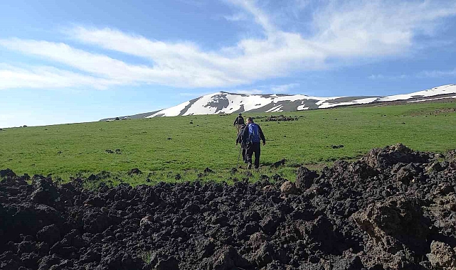 Nemrut Kalderası'nda iki mevsim bir arada