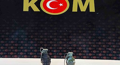 Polis ekipleri şüphe üzerine durdurulan araçta 2 el bombası çıktı
