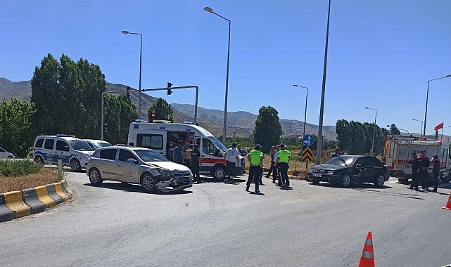 Trafik kazasında: 3 yaralı