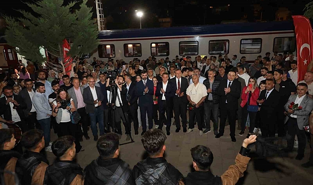 Turistik Tatvan Treni il seferini yaptı