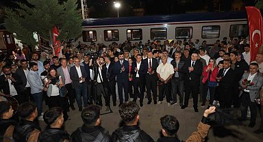 Turistik Tatvan Treni il seferini yaptı