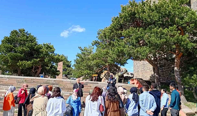 Üniversiteli öğrenciler 93 ruhunu andı