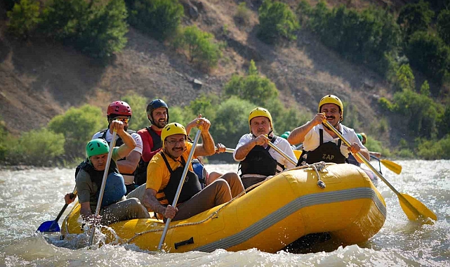 Vali Ali Çelik Rrafting Yaptı