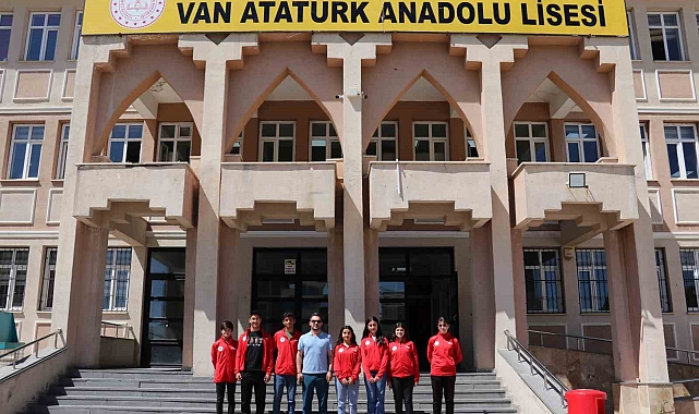 Van Atatürk Anadolu Lisesi Türkiye birincisi oldu