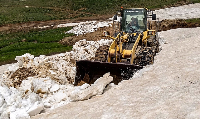 Van Büyükşehir Belediyesi haziran ayında karla mücadele çalışması