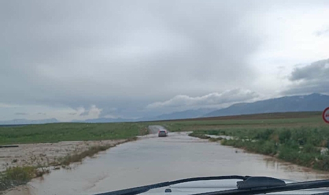Van'ın Başkale ilçesinde sel suları hayatı olumsuz etkiledi