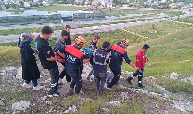 Van Kalesi'nde Selfi Canına Mal Oluyordu