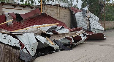 Van'da fırtına okulun çatısını uçurdu