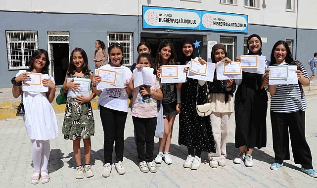 Van'da kaç öğrenci karne aldı?