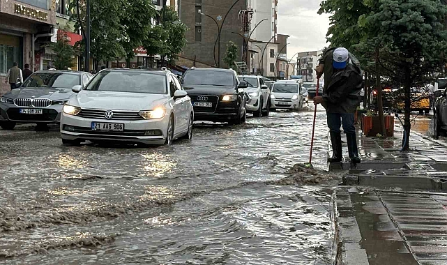 Yayış Yüksekovada Hayatı Felç Etti