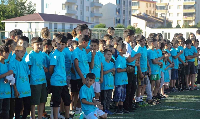 Yaz spor okullarının açılışı yapıldı Genç'te