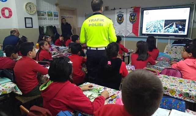 Yedibin kişiye yakın öğrenciye trafik güvenliği eğitimi verildi