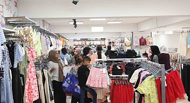 Yetim ve öksüz çocuk giydirildi Ahlat'ta