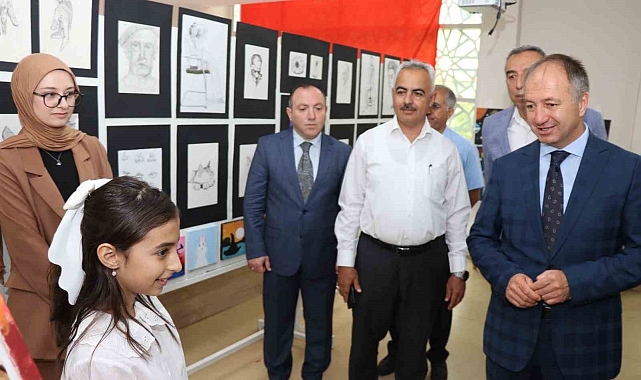 Yıl sonu resim sergisi açıldı Oltu'da