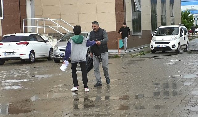 YKS'ye 3 kişiyi sınava polis yetiştirdi