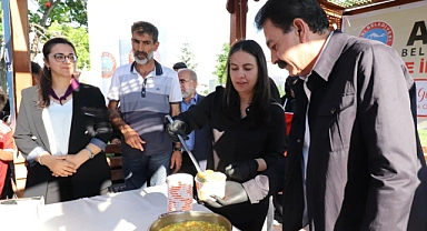 (Videolu Haber) Ağrı Belediyesi 3 bin kişilik aşure dağıttı