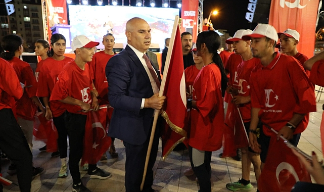 Ağrı'da "15 Temmuz Sancak Koşusu" düzenlendi