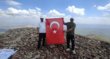 Ağrı'da Kösedağ'a zirve tırmanışı ile 15 Temmuz kutlandı