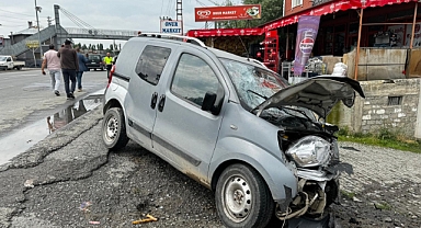 Ağrı’da trafik kazası: 1’i ağır, 4 yaralı (Videolu Haber)