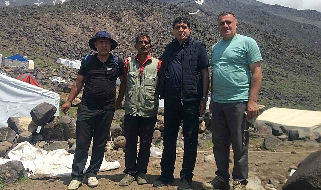 Ağrı Dağı'nda İncelemelerde Bulundu Rektör Alma
