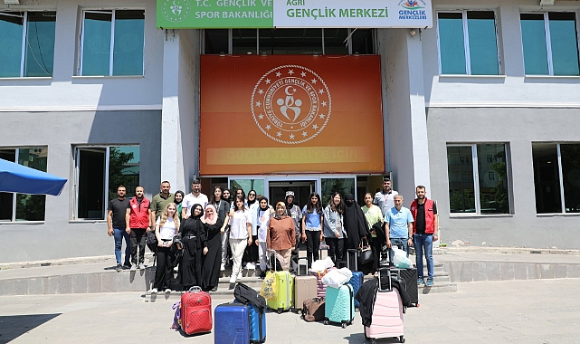 Ağrı’daki başarılı gençler ücretsiz yaz kampı ile ödüllendirildi