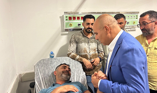 Ağrı Valisi Koç, trafik kazasında yaralananları ziyaret etti